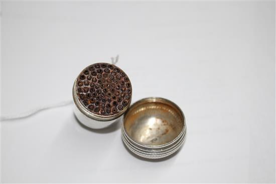 An 18th century silver acorn shaped nutmeg grater, makers mark only, David Field?, 37mm, gross 18 grams.